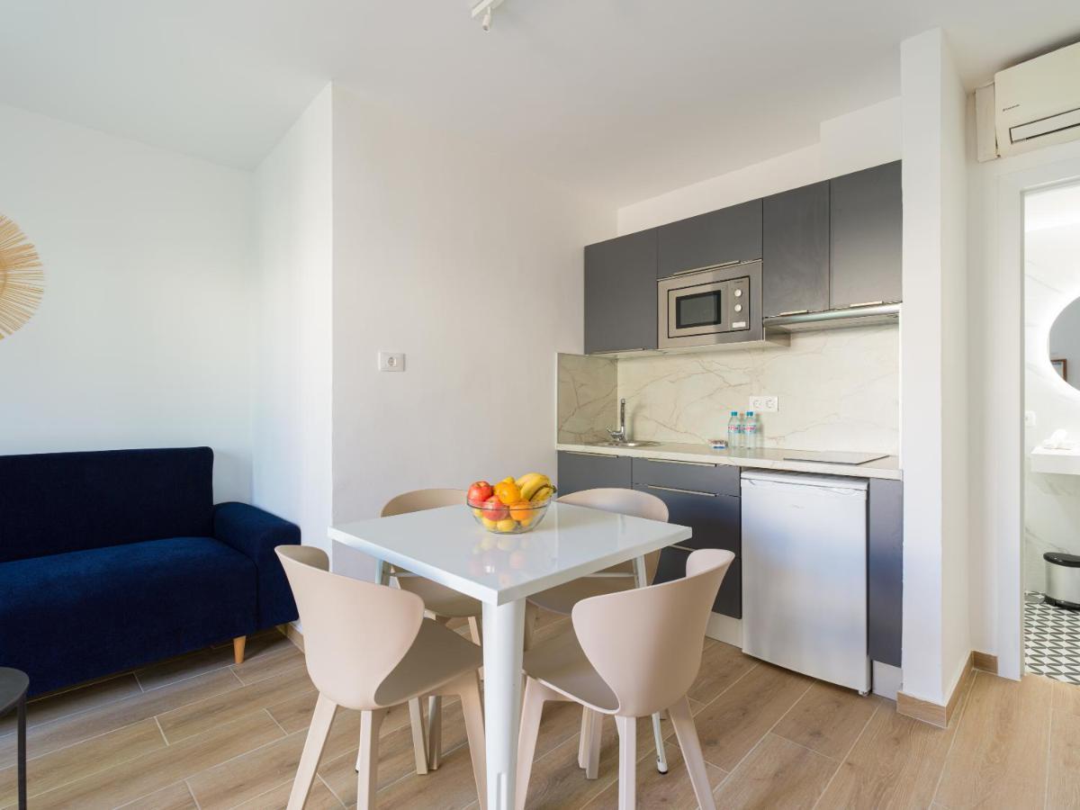 Homeforguest Moderno Apartamento Con Piscina En Κοραλέχο Εξωτερικό φωτογραφία